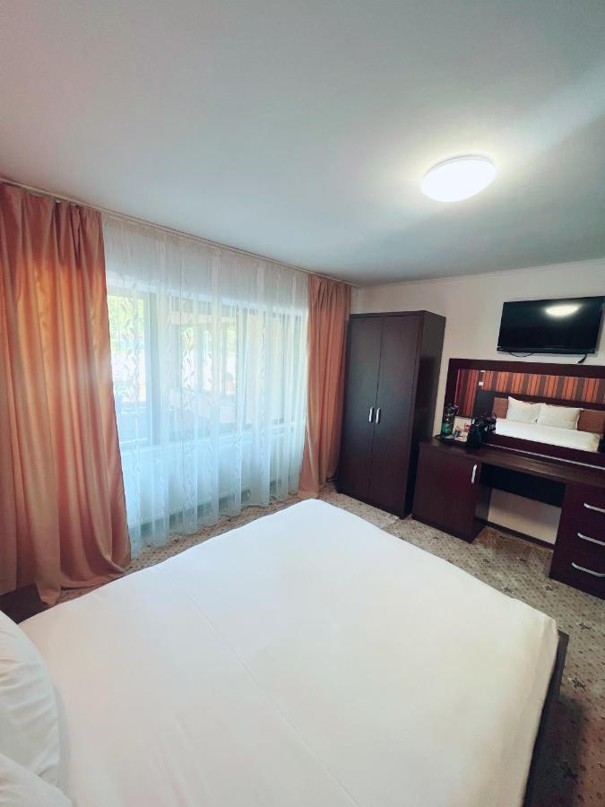 Pensiunea Zimbrul Poiana Brasov Buitenkant foto